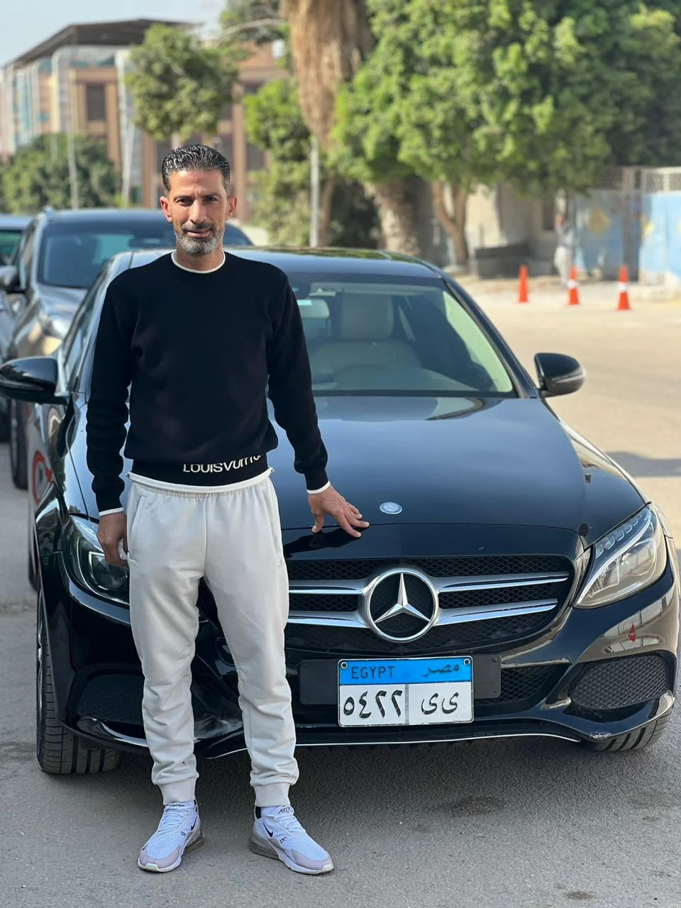 سيارة مع سائق في مصر